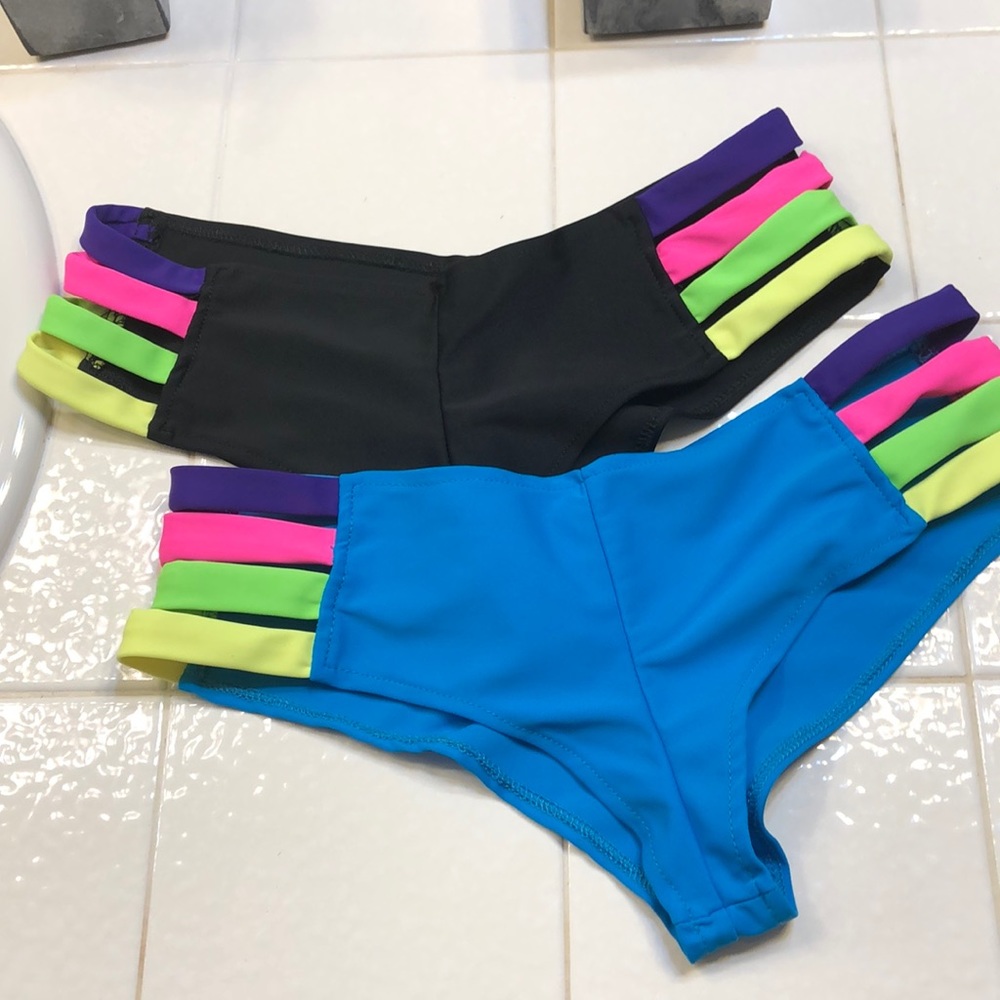 Pole Shorts